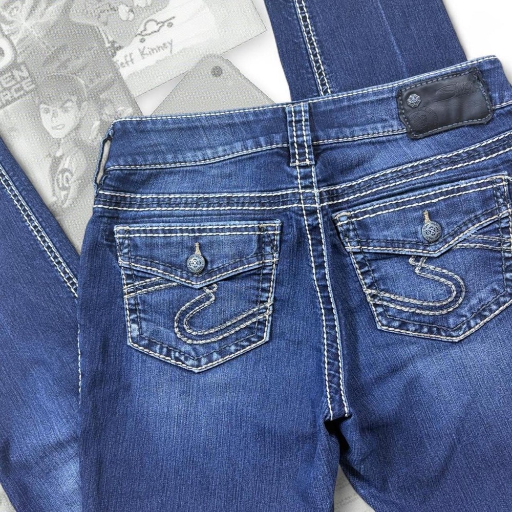 Vintage Y2K Silver Jeans Co Suki Skinny Thick Stitched Western Jeans